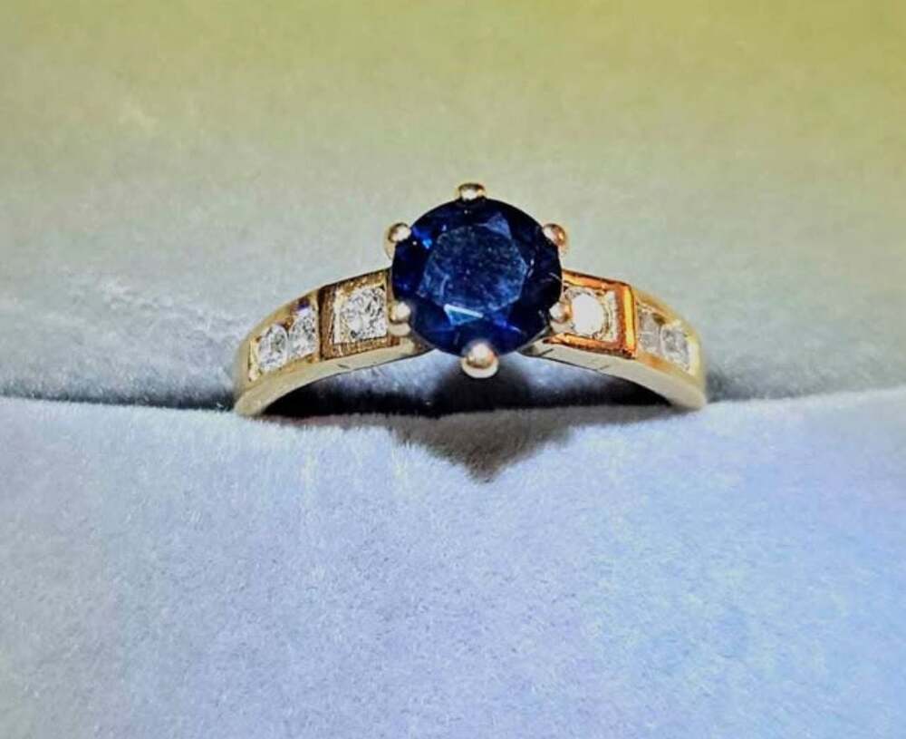 18 Karat Yellow Gold Round Brilliant Cut Dark Blue Sapphire and Diamond Ring